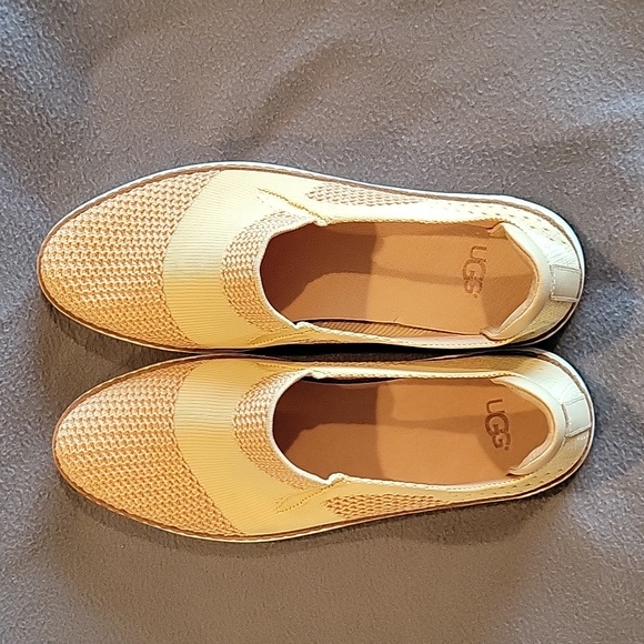 Ugg size 6.5 sneakers Loafer casual shoes tan women's brown lot of Two - Picture 2 of 11